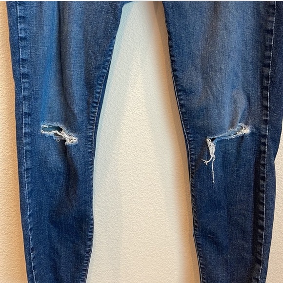 Madewell The Maternity Skinny Distressed Jeans Size 31 - Picture 4 of 10